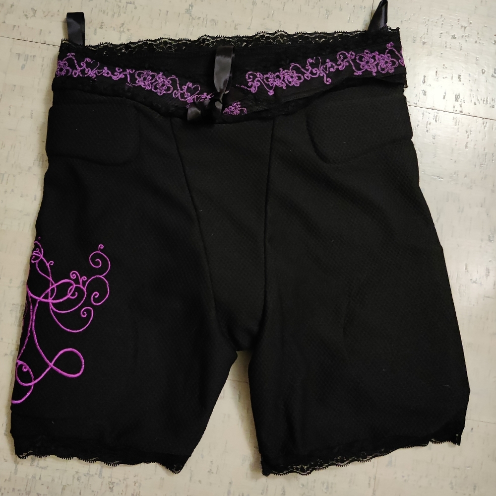 Total Impact Shorts snowboard or skiing protection padded shorts
